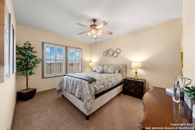 Listing photo id 27 for 3404 Comanche Trace Dr E