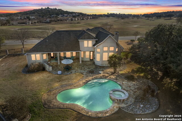 Listing photo id 33 for 3404 Comanche Trace Dr E