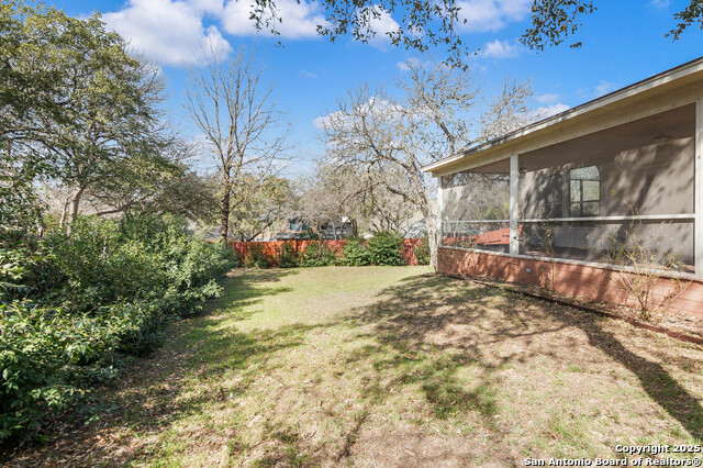 Listing photo id 32 for 5818 Bellaire