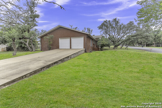 Image 2 of 16 For 117 Ridgewood Dr