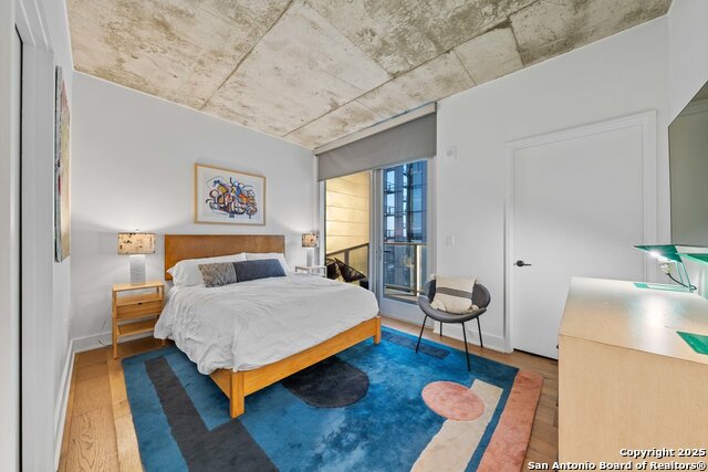 Listing photo id 12 for 48 East Ave 2610