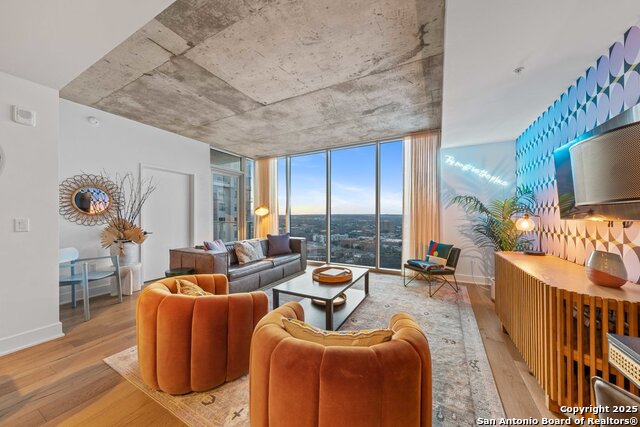 Listing photo id 0 for 48 East Ave 2610