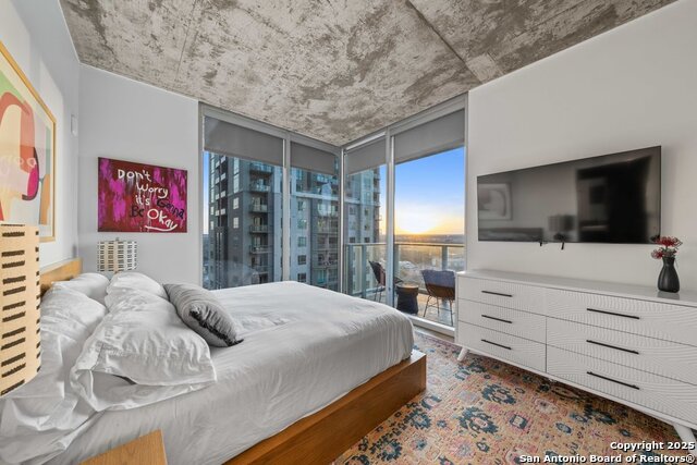 Listing photo id 19 for 48 East Ave 2610