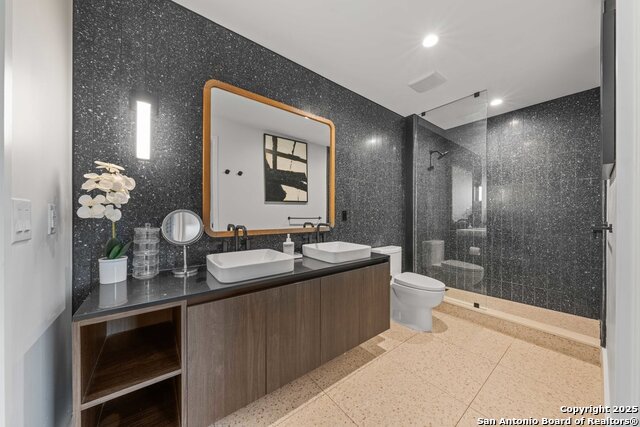 Listing photo id 22 for 48 East Ave 2610