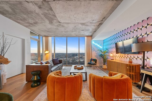 Listing photo id 1 for 48 East Ave 2610
