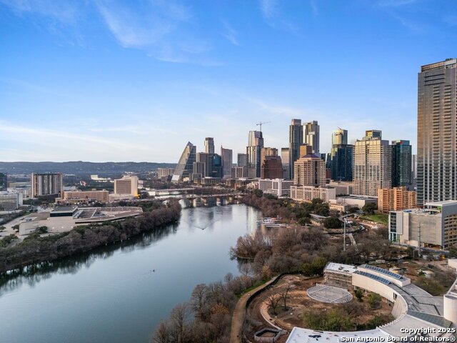 Listing photo id 28 for 48 East Ave 2610