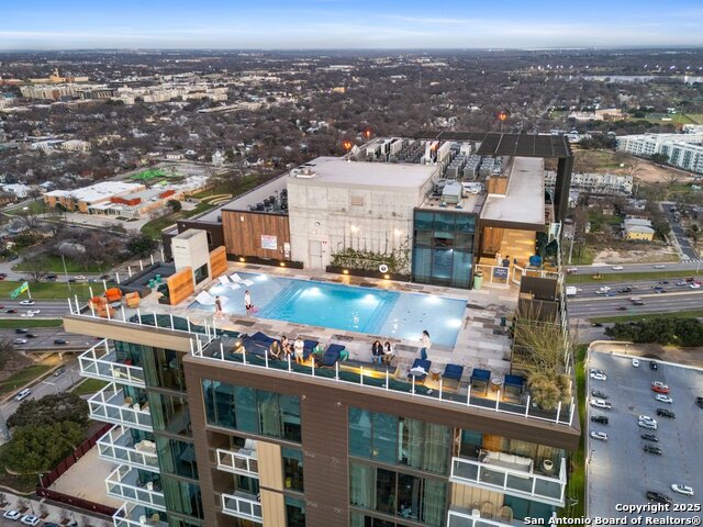 Listing photo id 29 for 48 East Ave 2610