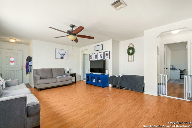 Listing photo id 14 for 237 Katie Ct