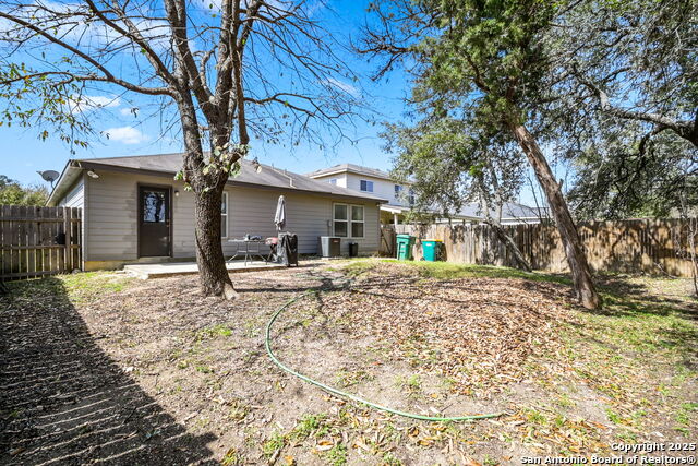 Listing photo id 17 for 237 Katie Ct