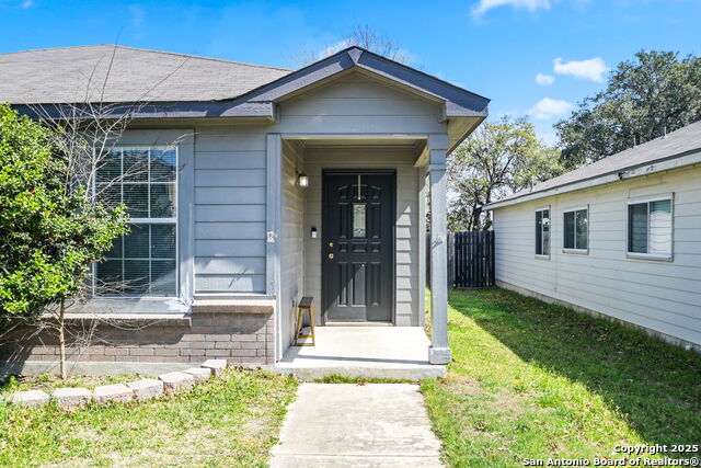 Listing photo id 0 for 237 Katie Ct