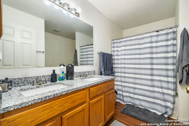 Listing photo id 7 for 237 Katie Ct