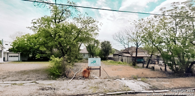 Image 2 of 4 For 528 Olive St S