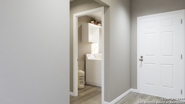 Listing photo id 3 for 2071 Olivia Drive