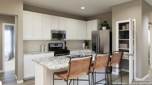 Listing photo id 6 for 2071 Olivia Drive