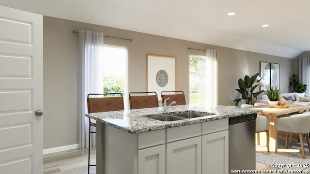 Listing photo id 7 for 2071 Olivia Drive