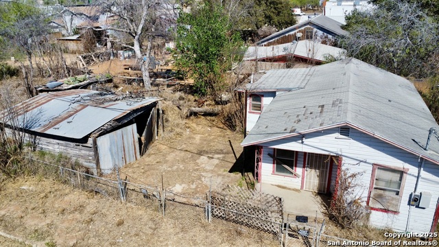 Listing photo id 2 for 1703 5th N 