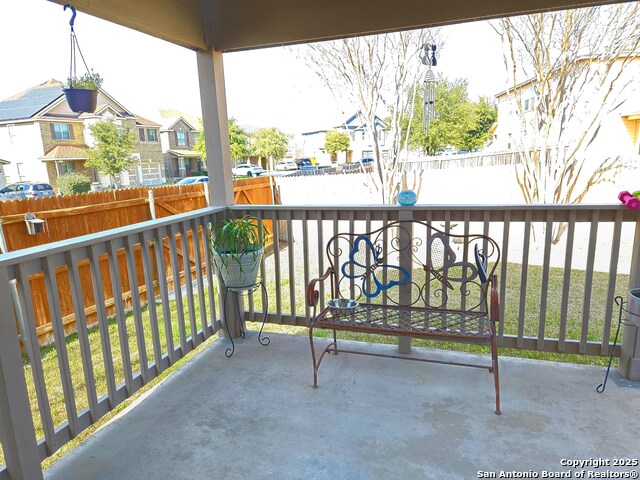 Listing photo id 9 for 5903 Iris Isle