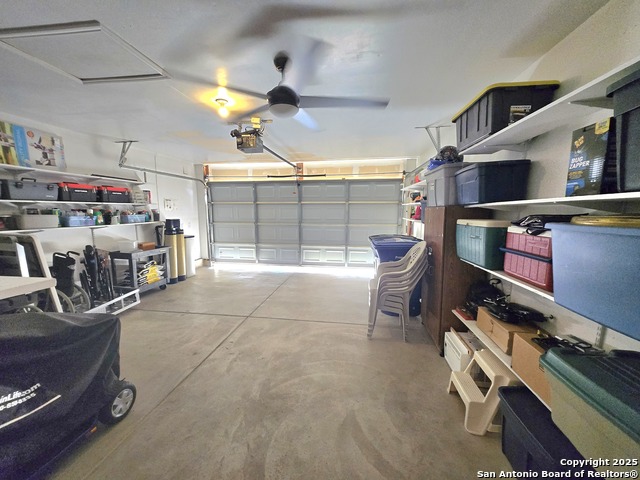 Listing photo id 11 for 5903 Iris Isle