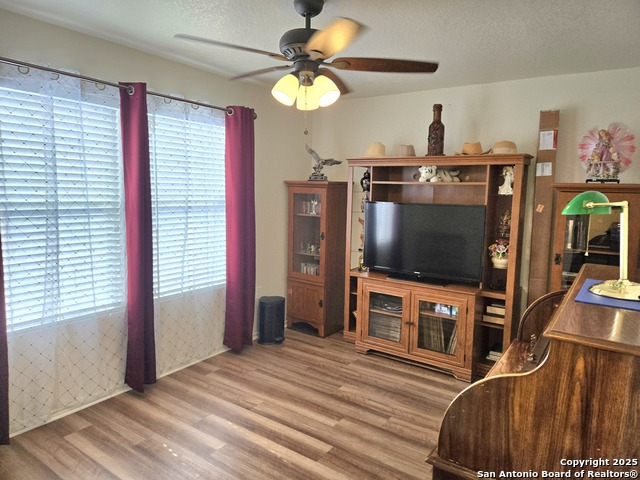 Listing photo id 1 for 5903 Iris Isle