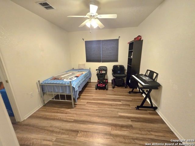 Listing photo id 2 for 5903 Iris Isle