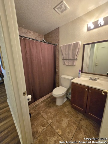 Listing photo id 3 for 5903 Iris Isle