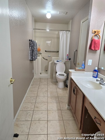 Listing photo id 7 for 5903 Iris Isle