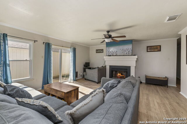 Listing photo id 10 for 6862 Flaming Ridge
