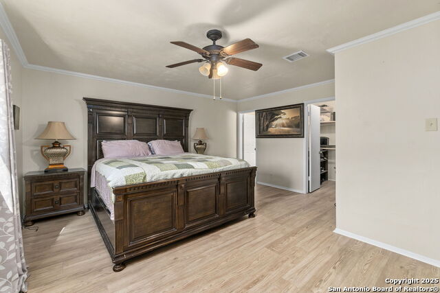 Listing photo id 13 for 6862 Flaming Ridge