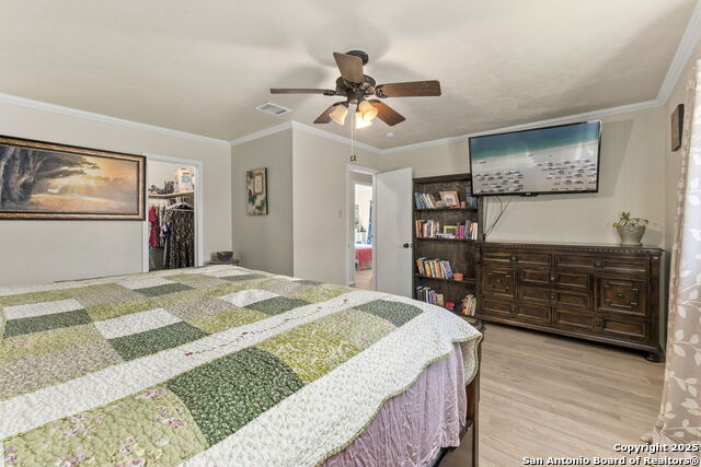 Listing photo id 14 for 6862 Flaming Ridge
