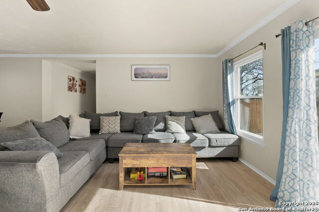 Listing photo id 7 for 6862 Flaming Ridge