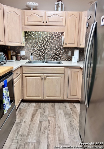 Listing photo id 9 for 1 Towers Park Ln  1604