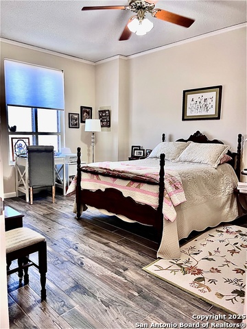 Listing photo id 10 for 1 Towers Park Ln  1604