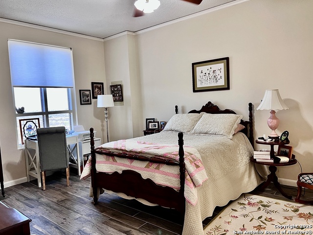 Listing photo id 11 for 1 Towers Park Ln  1604