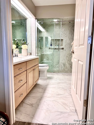 Listing photo id 16 for 1 Towers Park Ln  1604