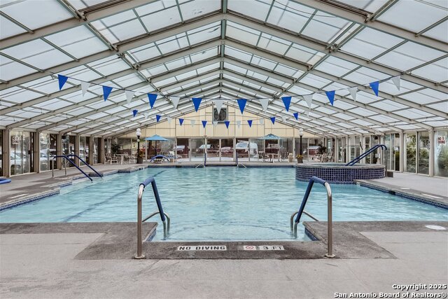 Listing photo id 27 for 1 Towers Park Ln  1604