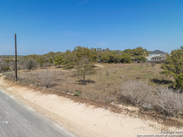 Listing photo id 11 for 8454 Sh 211