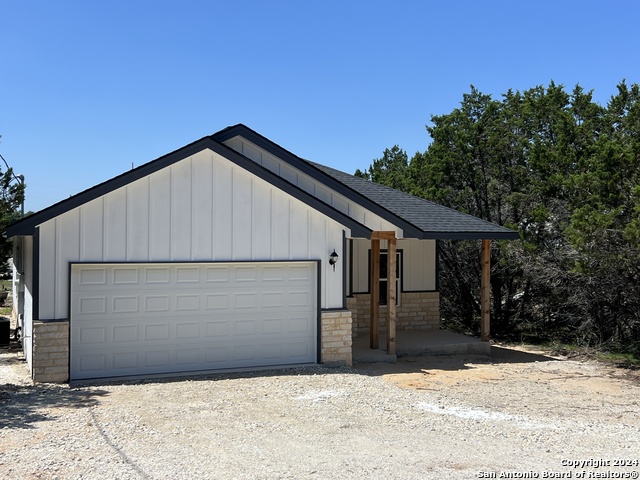 Listing photo id 2 for 1234 Clearcreek Dr