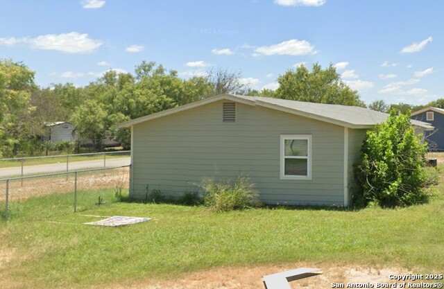 Listing photo id 0 for 275 Hutchins E