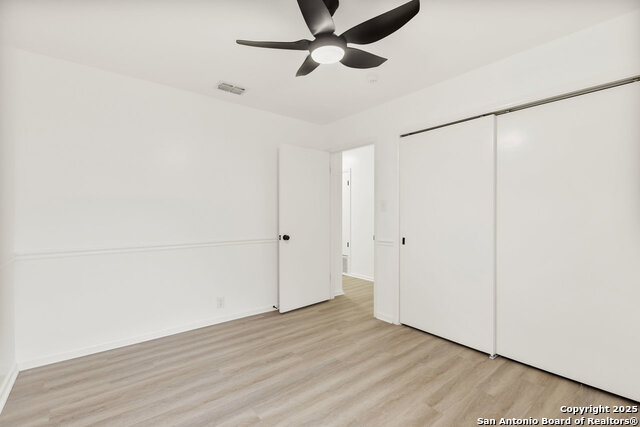 Listing photo id 13 for 3218 Albin