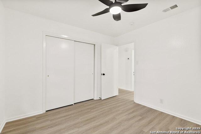 Listing photo id 16 for 3218 Albin