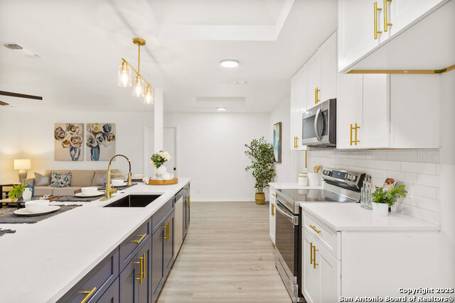 Listing photo id 1 for 3218 Albin