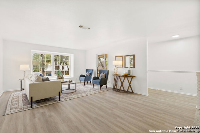 Listing photo id 3 for 3218 Albin