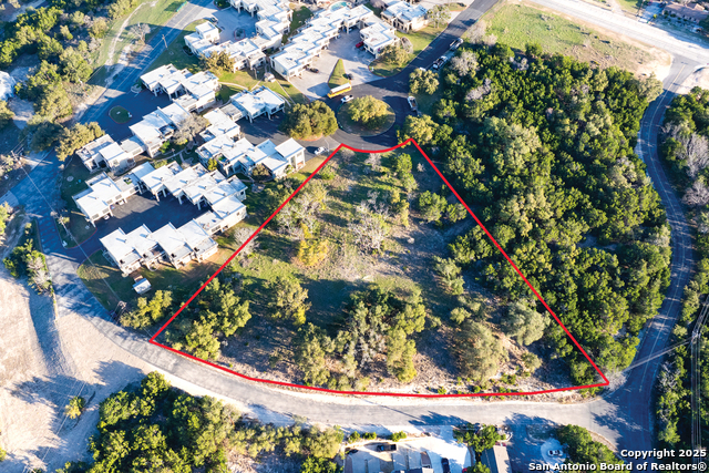 Listing photo id 0 for 5803 Circulo Dr