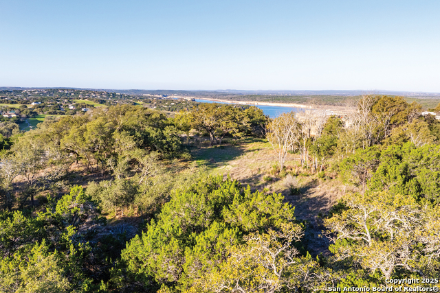 Listing photo id 2 for 5803 Circulo Dr