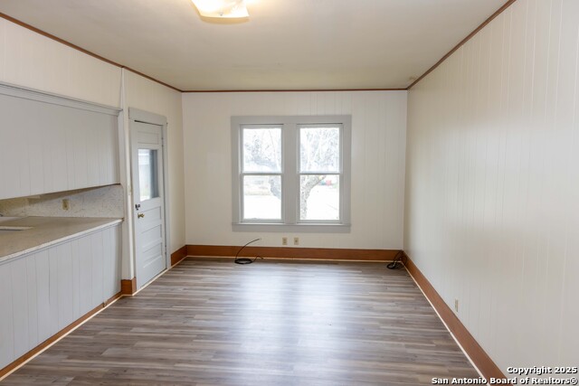 Listing photo id 5 for 204 Orth St.