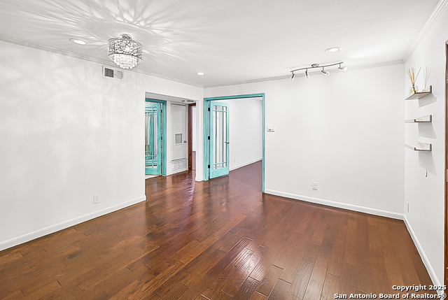 Image 6 of 24 For 102 Ruelle  208d
