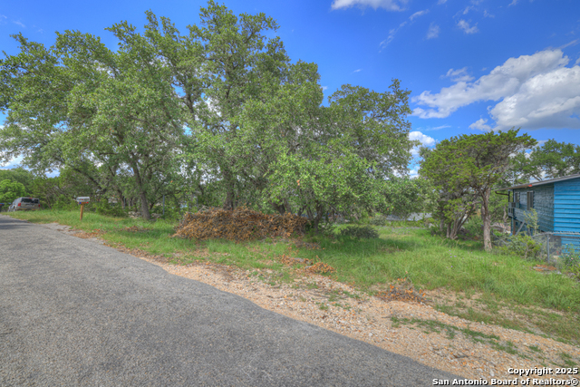 Image 17 of 34 For 164 Circle  