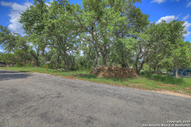 Image 18 of 34 For 164 Circle  