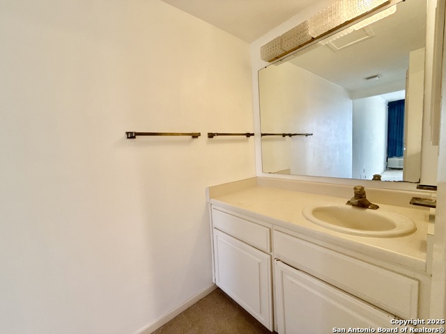 Image 12 of 13 For 7701 Wurzbach Rd  601