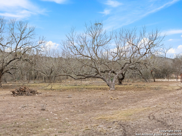 Listing photo id 0 for 1 Private Road 2430
